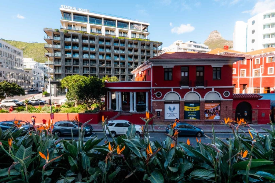 1 Bedroom Property for Sale in Sea Point Western Cape